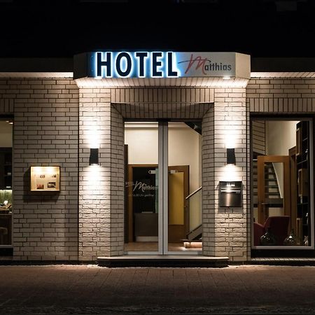 Hotel Matthias Gnarrenburg Екстериор снимка