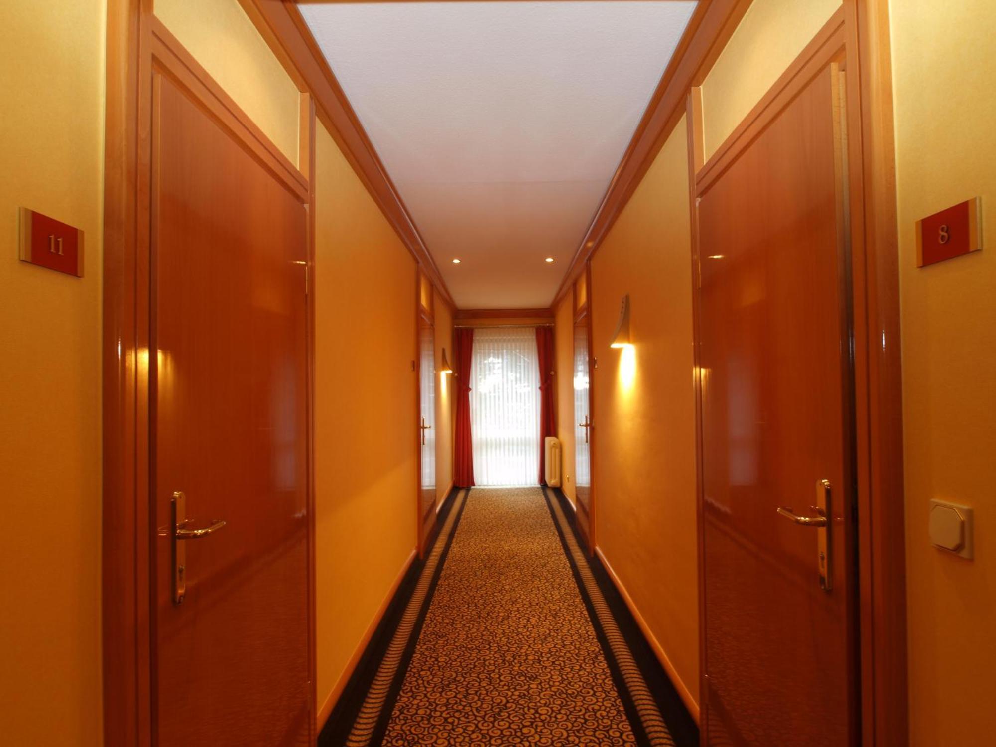 Hotel Matthias Gnarrenburg Екстериор снимка