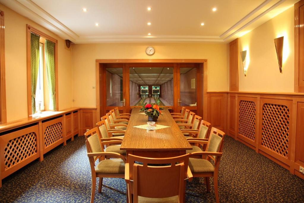 Hotel Matthias Gnarrenburg Екстериор снимка