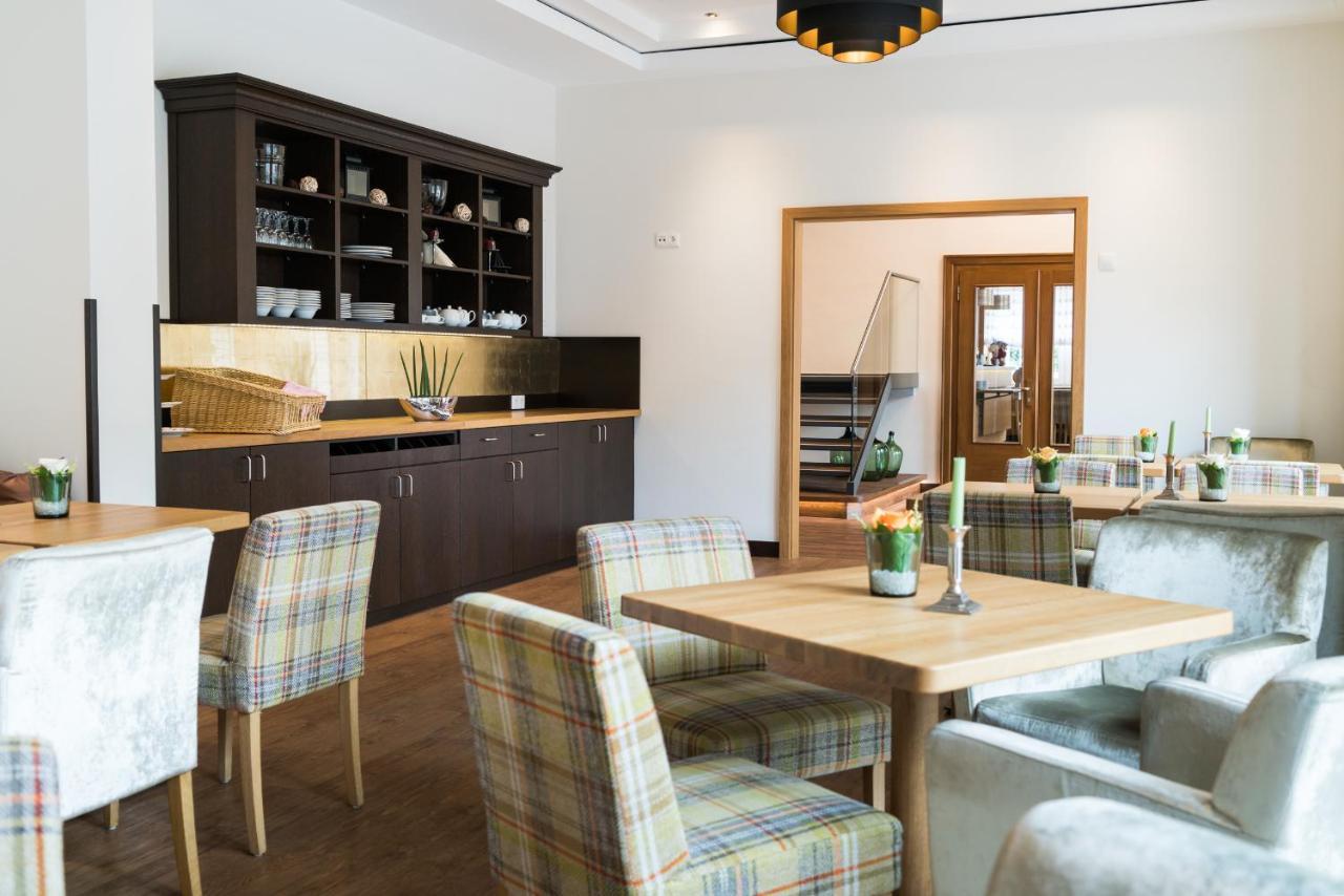 Hotel Matthias Gnarrenburg Екстериор снимка