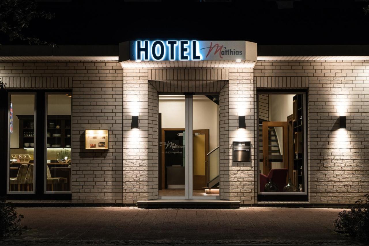 Hotel Matthias Gnarrenburg Екстериор снимка